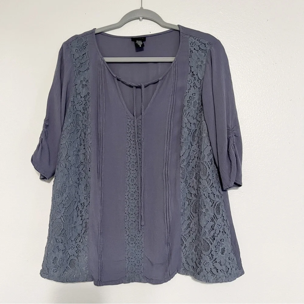 Torrid Grey Gauze Lace Inset Tie Front‎ Blouse